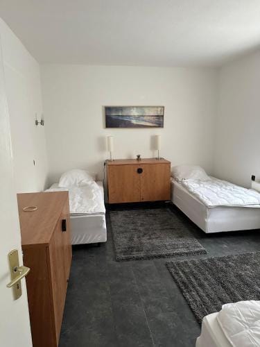 Schone Zimmervermietung fur Monteure geeignet ! Direkt am Kanal mit Gartennutzung! Hotel in Hamm