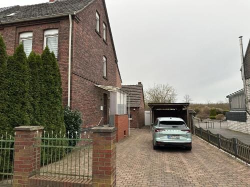Schone Zimmervermietung fur Monteure geeignet ! Direkt am Kanal mit Gartennutzung! Hotel in Hamm