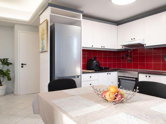 Sky 7 View Apartment Hotel in Heraklion