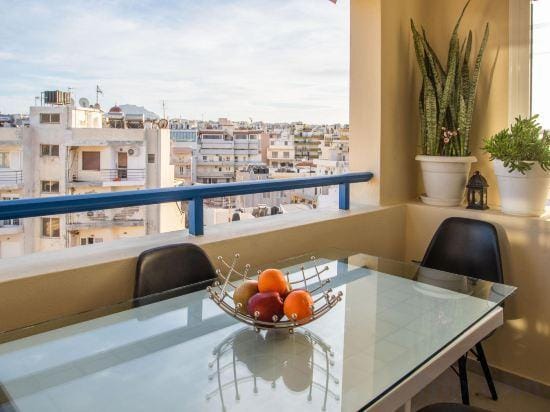 Sky 7 View Apartment Hotel in Heraklion