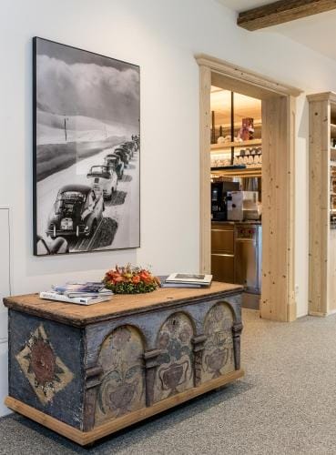 GLOCKNERALM - HIKING- and SKIHOTEL exklusively accessible by cable car Hotel in Piesendorf