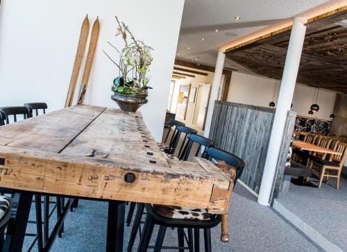 GLOCKNERALM - HIKING- and SKIHOTEL exklusively accessible by cable car Hotel in Piesendorf