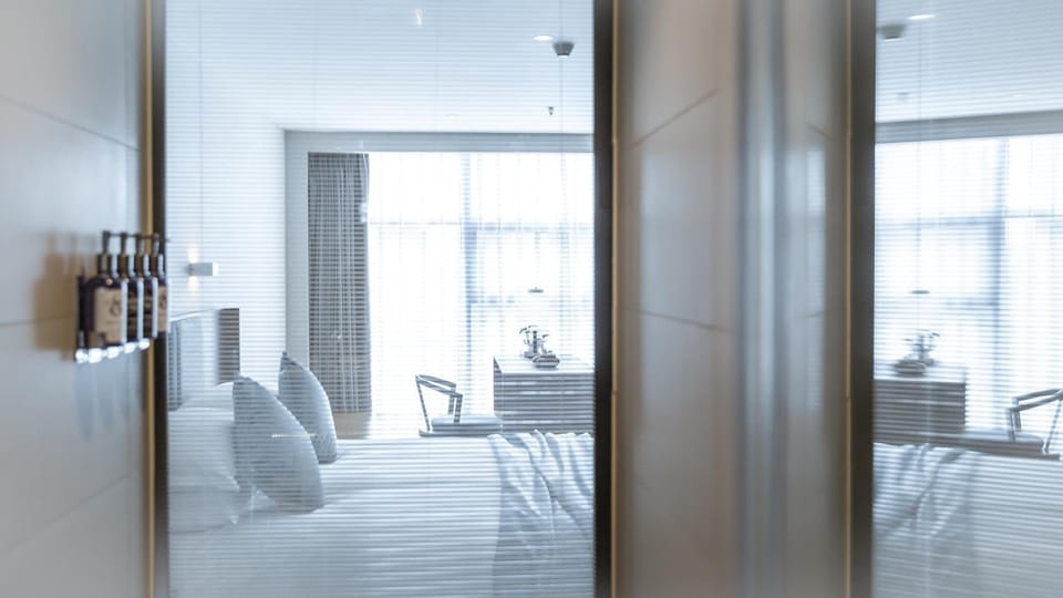 Pagoda Hotel Hangzhou West Lake Wulin - City Center and Family Friendly Hotel in Hangzhou