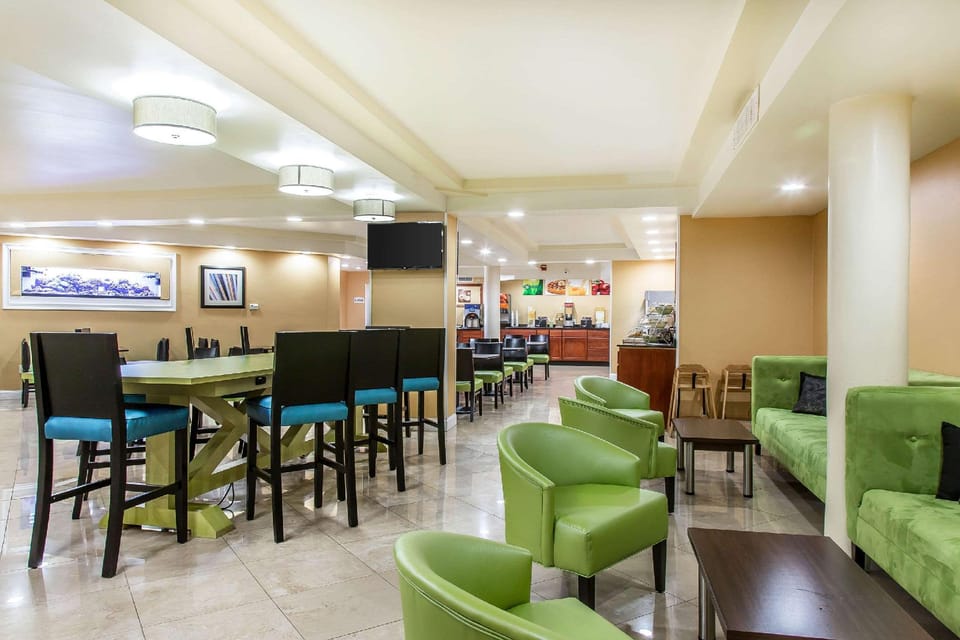 Quality Inn & Suites Middletown - Newport Hotel in Middletown