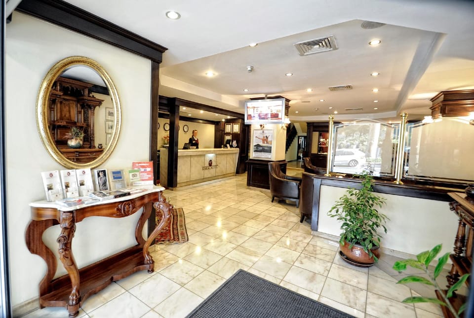 Karaca Hotel Hotel in Izmir