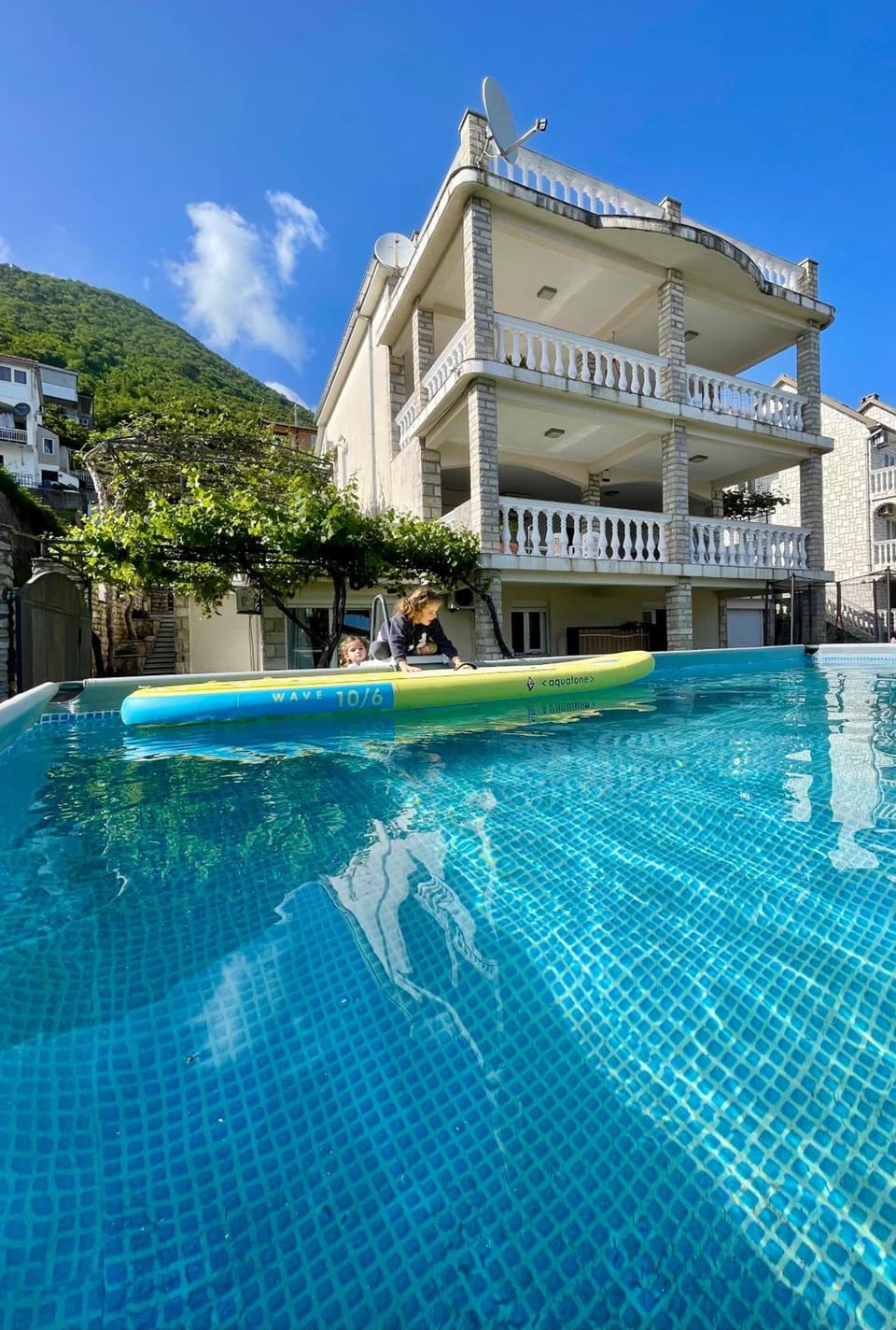 Swimming pool