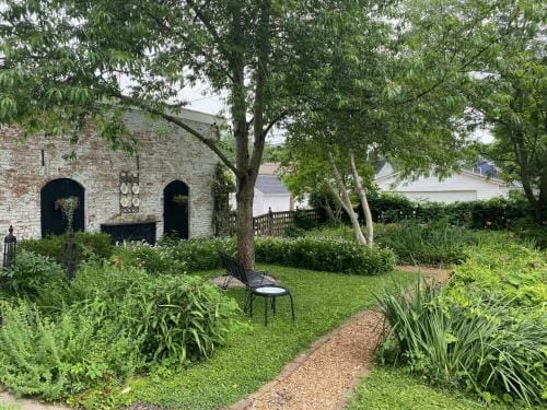 Iron Gate Inn Hotel in Indiana