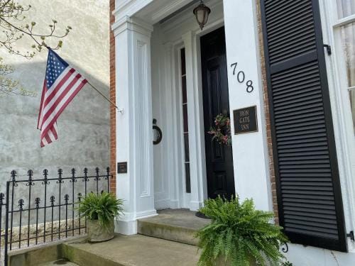 Iron Gate Inn Hotel in Indiana
