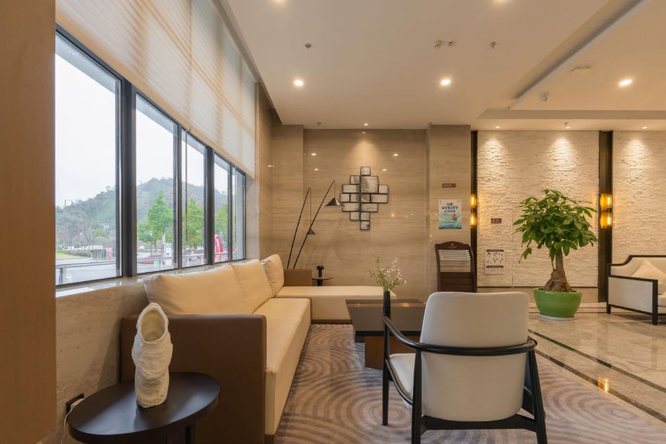 Cangnan Qiaodun Four Seasons Jingxi Resort Hotel in Zhejiang
