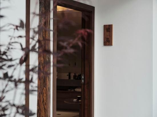 Liubai Yunqi Hotel in China