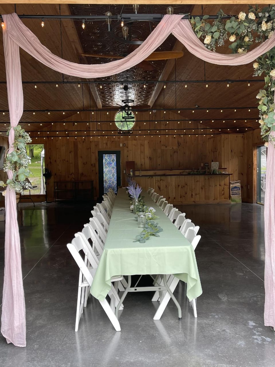 New Park Event Venue & Suites Hotel in Cayuga Lake