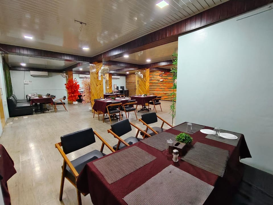 Hotel Emerald Tree Hotel in Maharashtra