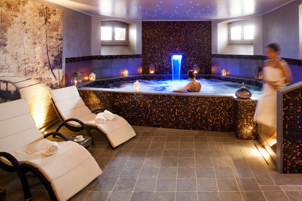 Hot tub