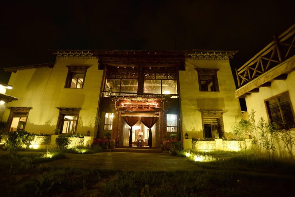 Shangri-La E-Outfitting Boutique Hotel Hotel in China