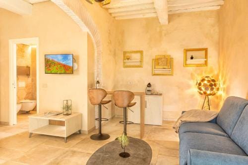 Palazzo Falcinelli Luxury Room in Montepulciano Center with Air Conditioning and Elevator Hotel in Montepulciano
