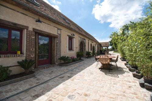 LE RELAIS DES CALECHES - l'Appartement "L'aparte" Hotel in Île-de-France