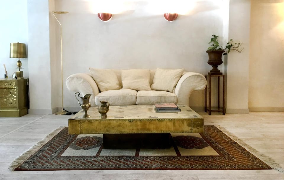 Shared lounge/TV area