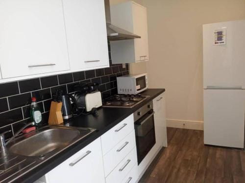Double bed (R2) close to Burnley city centre Hotel in Burnley