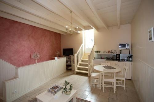 Domaine VIOLOT-GUILLEMARD Hotel in Beaune