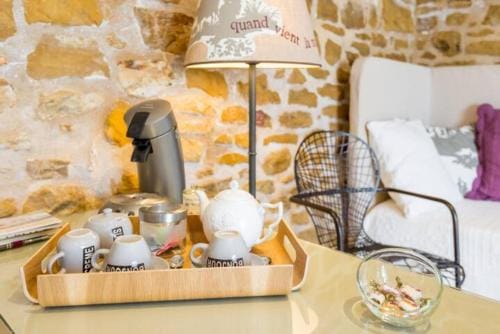 Les Terrasses Dorees - Chambres d'hotes de charme & Jacuzzi Hotel in Auvergne-Rhône-Alpes