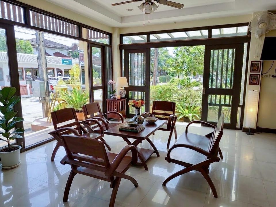 Ponburi Hotel Hotel in Thailand