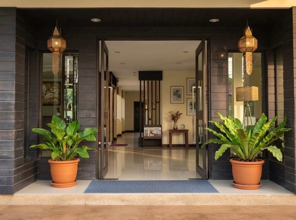 Ponburi Hotel Hotel in Thailand