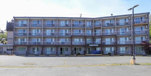 The Waterfront Suites and Marina Hotel in Nanaimo