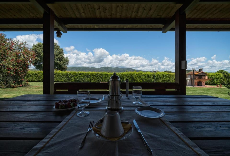Agriturismo Lucerna del Lago Prile Hotel in Tuscany