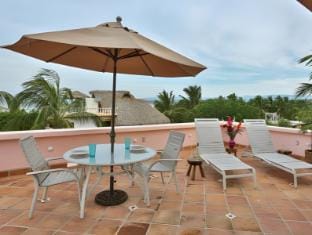 Hotel Casamar Suites Hotel in Brisas de Zicatela