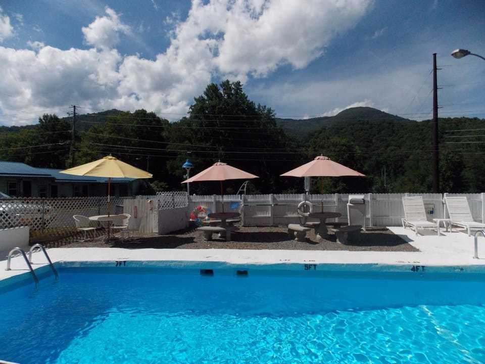 Clarketon Motel - Maggie Valley Motel in Maggie Valley