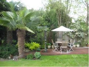 Tanglewood Gatwick Bed & Breakfast Hotel in Horley