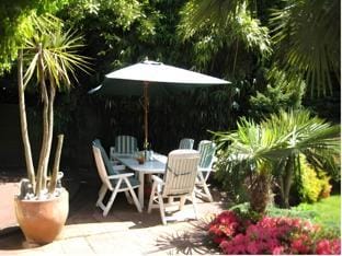 Tanglewood Gatwick Bed & Breakfast Hotel in Horley