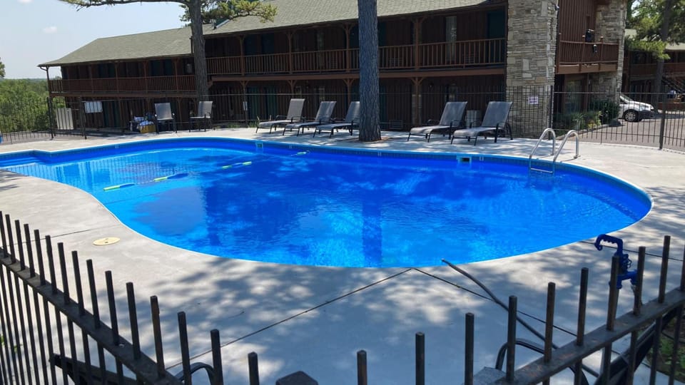 Country Mountain Inn Hotel in Eureka Springs