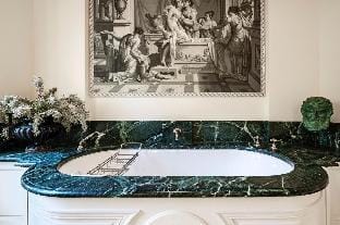Luxury 3BR flat near the champs elysées Hotel in Paris