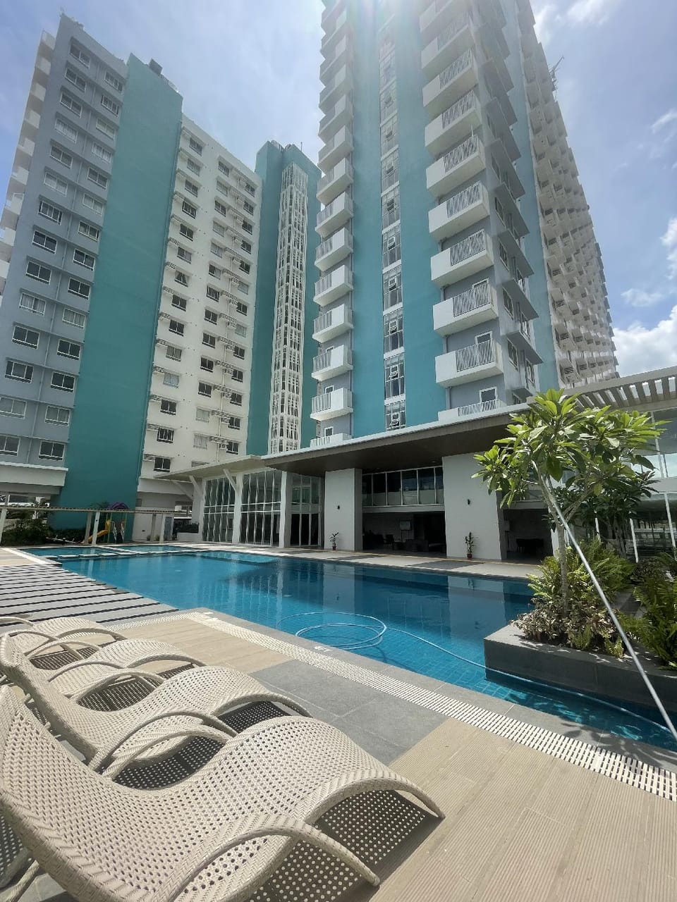 Mesavirre Bacolod 1BDM + Studios @ LOPEZ LUX Apartment hotel in Bacolod