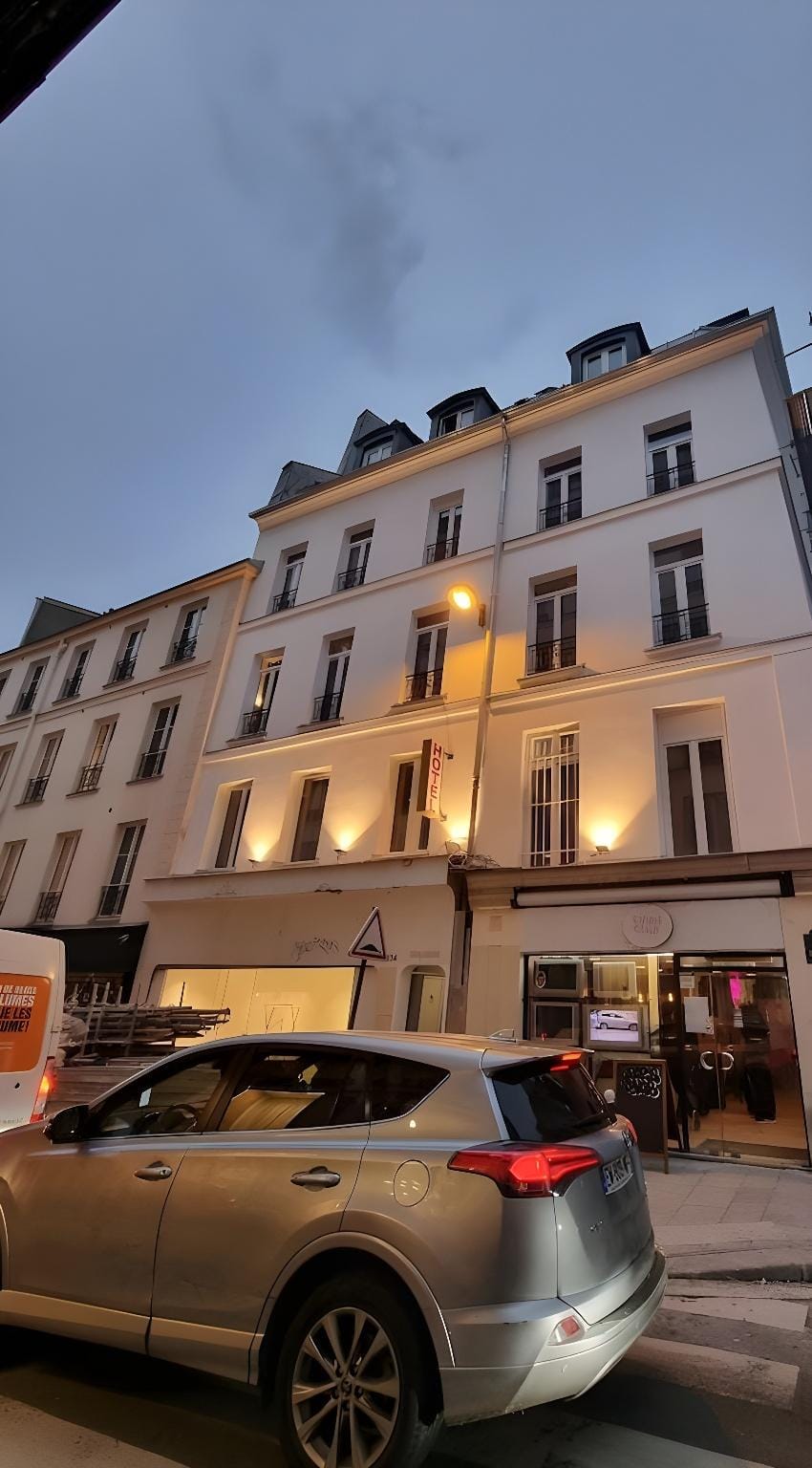 HOTEL ABOUKIR Hotel in Paris