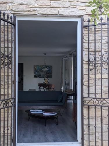 Provencal house between sea and vineyards Hotel in Le Beausset