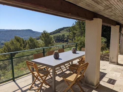 Provencal house between sea and vineyards Hotel in Le Beausset