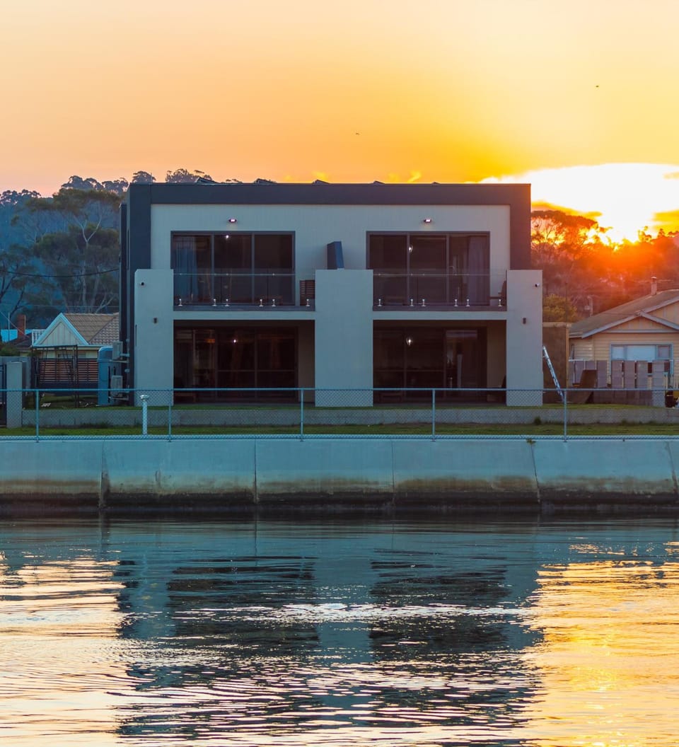 Ulverstone Waterfront Apartments Hotel in Ulverstone