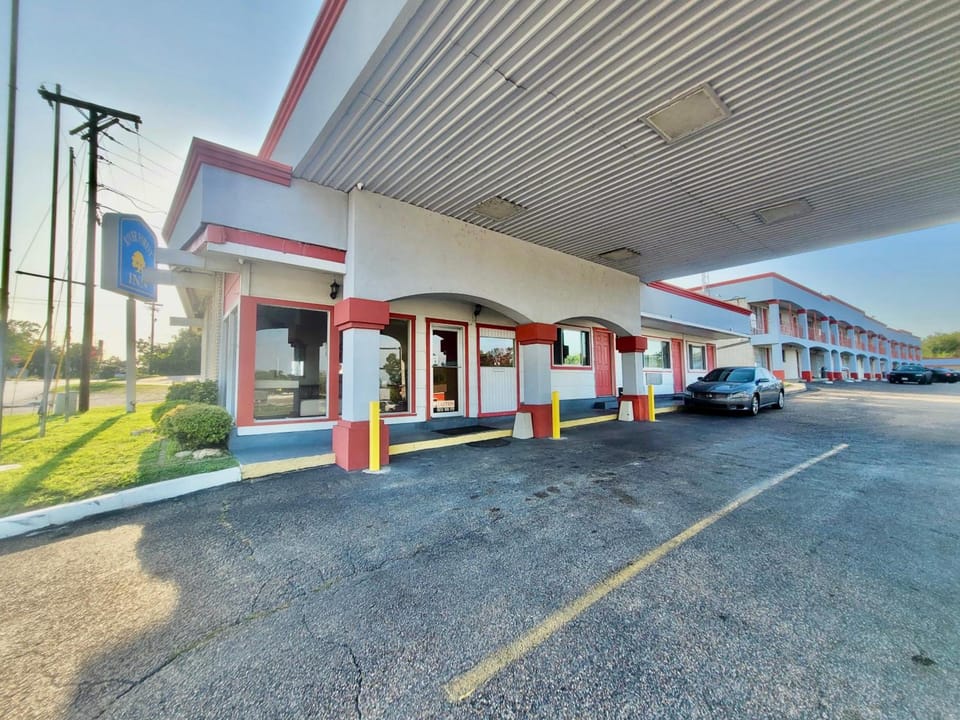 River Forest Inn Hotel in Belton