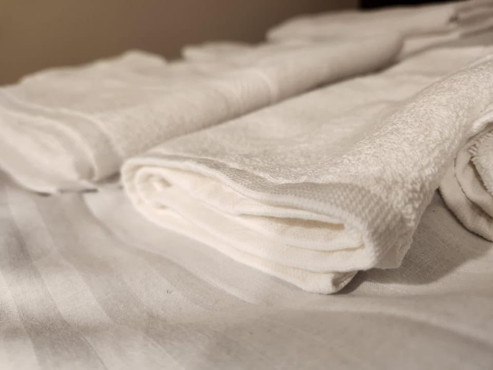 Luminary Dynasty House, Standard Room Resort in Gurugram