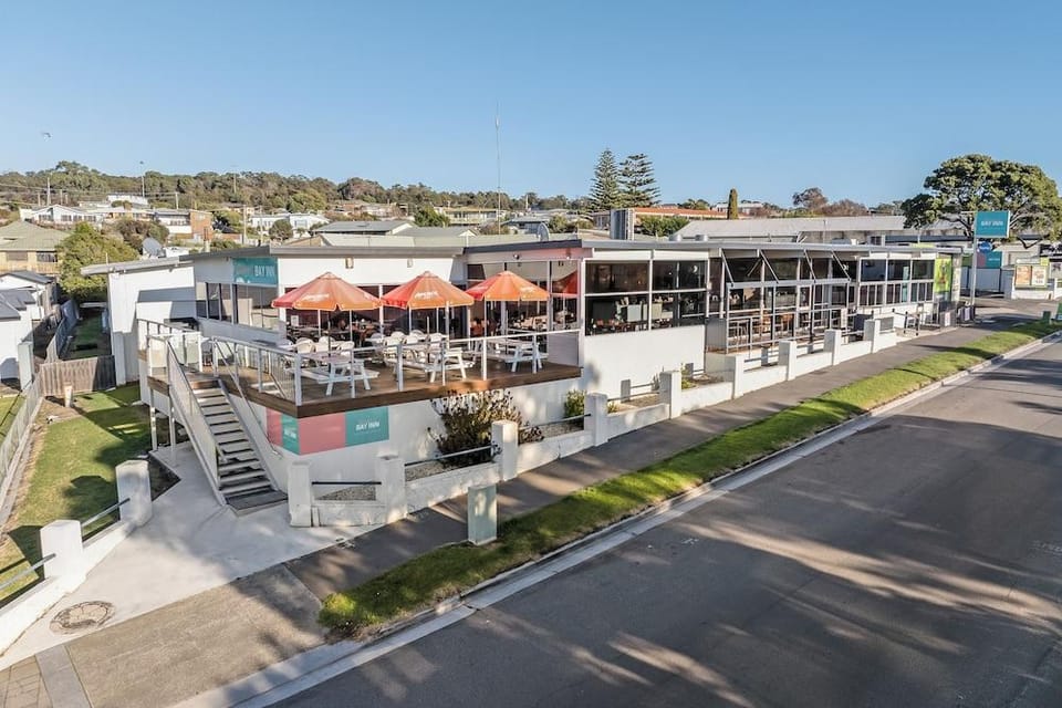 Bridport Bay Inn Motel in Bridport