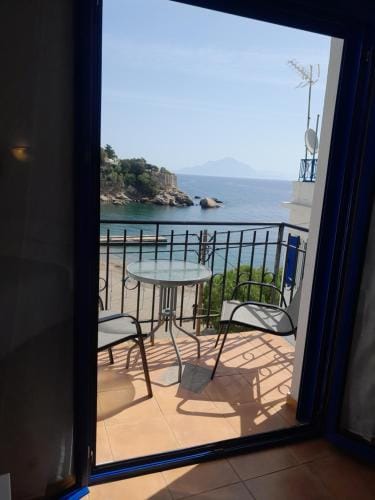Lydia Mare Hotel in Icaria