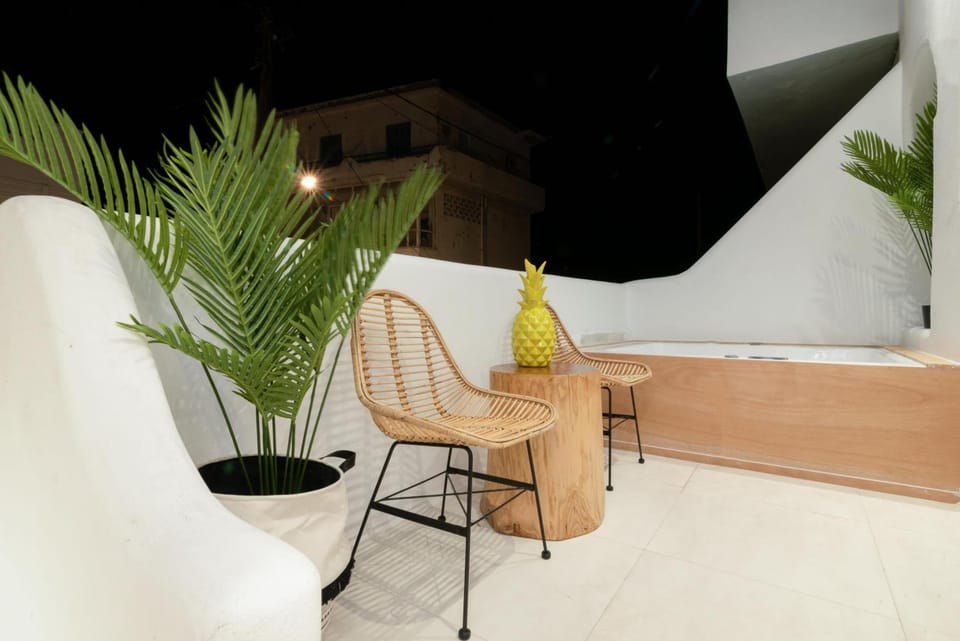 Portara Seaside Luxury Suites Apartment hotel in Naxos
