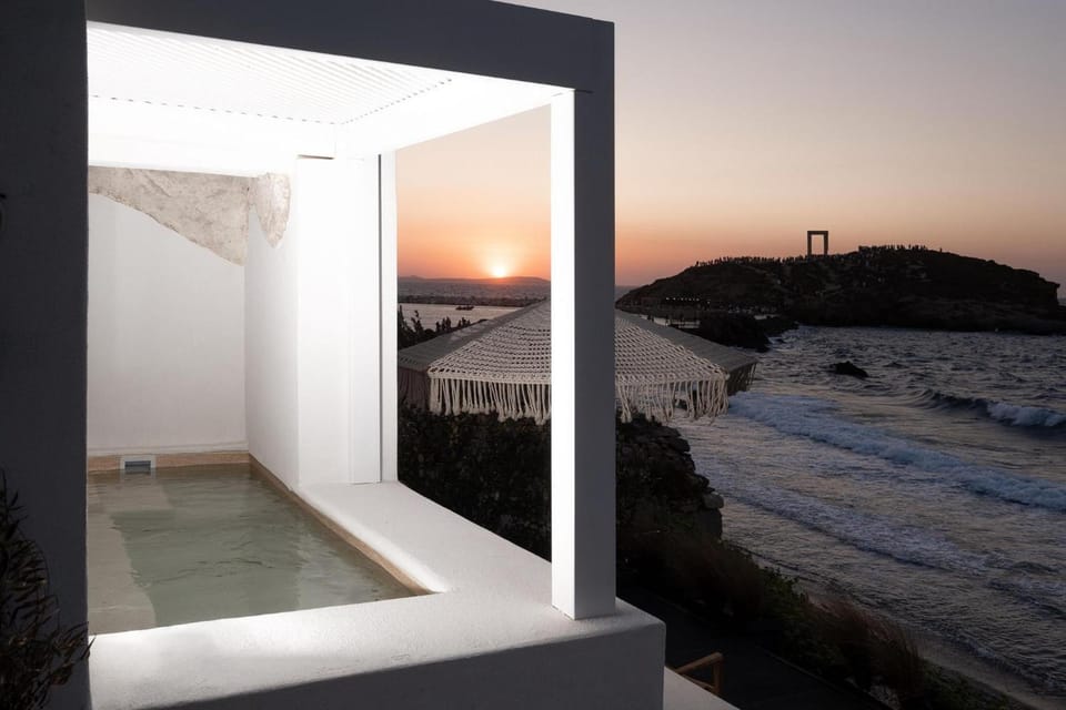 Portara Seaside Luxury Suites Apartment hotel in Naxos