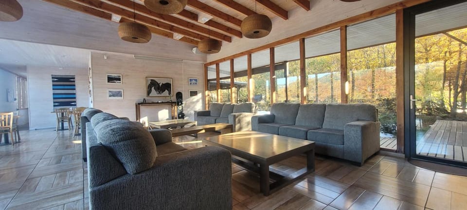 Shared lounge/TV area