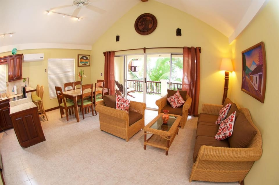 The Palms Oceanfront Suites Apartment hotel in San Pedro