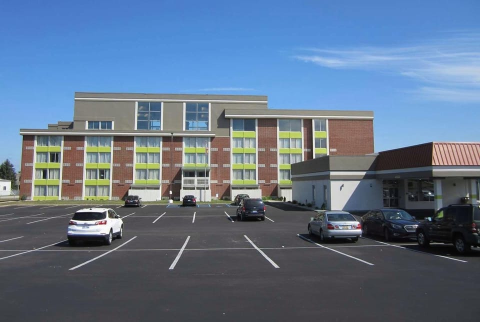 Baymont by Wyndham Grand Rapids Near Downtown Hotel in Wyoming