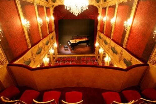 Maison du Theatre Saint Bonnet Hotel in Bourges