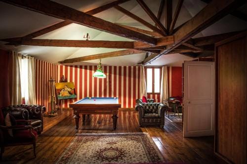 Maison du Theatre Saint Bonnet Hotel in Bourges